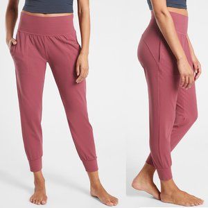 Athleta Salutation Jogger in Tawny Rose - Size Large (Regular)